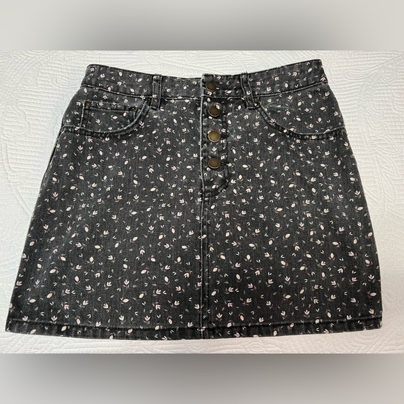 Billabong Cute As A Button Skirt | Size 27 - Picture 1 of 6